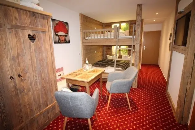 Family Dört Kişilik Oda