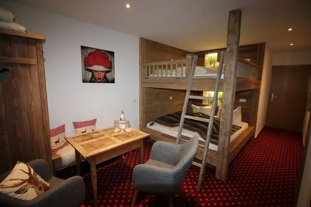 Family Dört Kişilik Oda