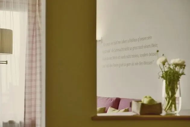 Junior Süit, Balkon