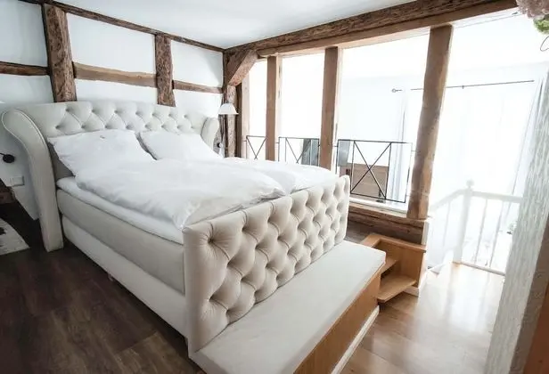 Honeymoon Tek Büyük Yataklı Oda