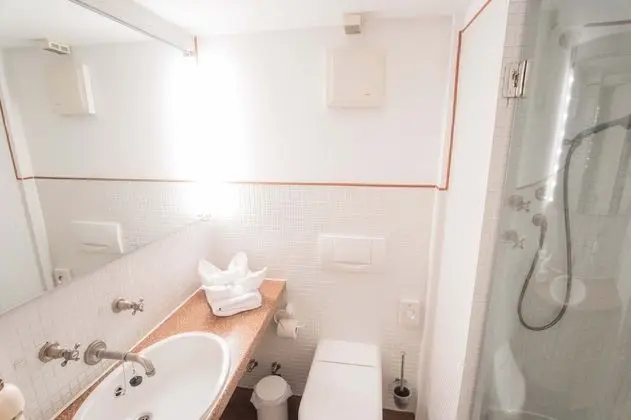 Honeymoon Tek Büyük Yataklı Oda
