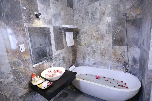Deluxe Tek Büyük Yataklı Oda, Balkon