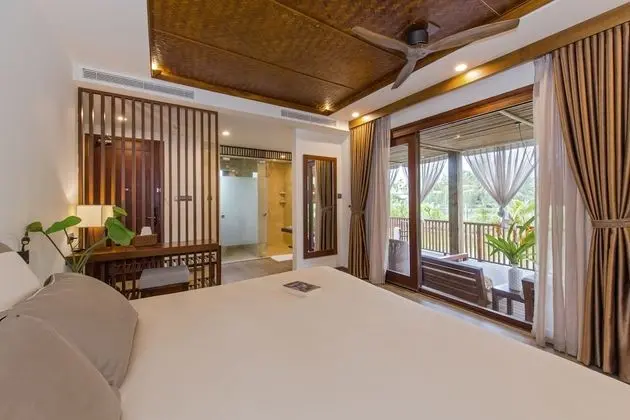 Club Süit, Balkon, Havuz Manzaralı