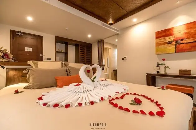 Club Süit, Balkon, Havuz Manzaralı