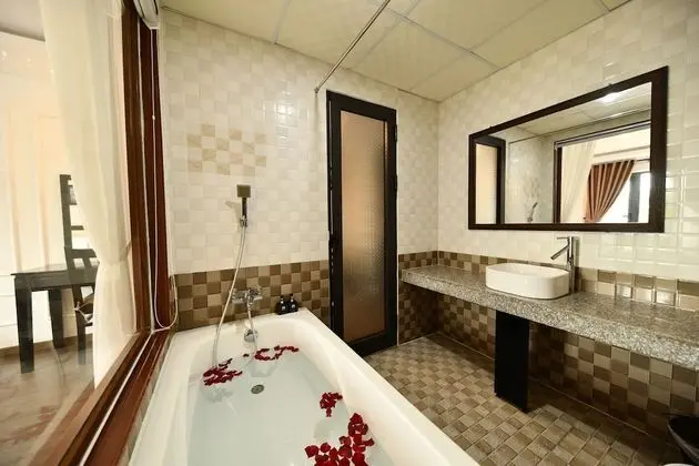 Deluxe Süit, 1 En Büyük (King) Boy Yatak, Bahçe Manzaralı