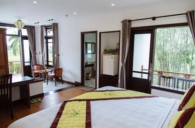 Deluxe Tek Büyük veya İki Ayrı Yataklı Oda, Havuz Manzaralı