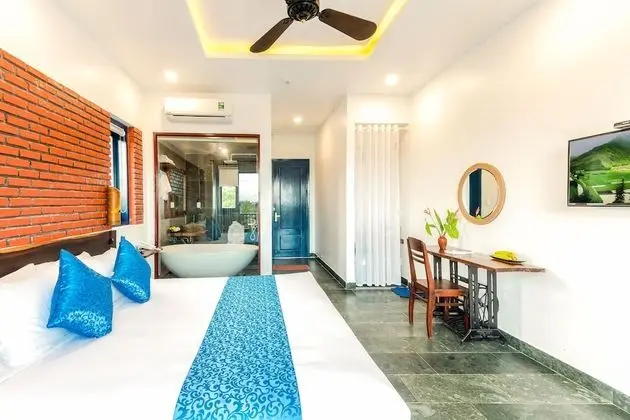 Deluxe Tek Büyük veya İki Ayrı Yataklı Oda, Balkon, Bahçe Manzaralı