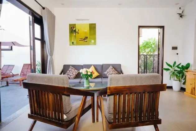 Villa, 6 Yatak Odası, Havuz Manzaralı, Avlu