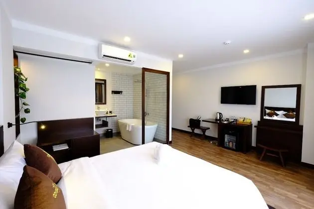 Deluxe Tek Büyük veya İki Ayrı Yataklı Oda, Balkon, Nehir Manzaralı