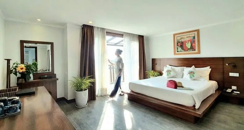 Deluxe Tek Büyük veya İki Ayrı Yataklı Oda, Balkon, Nehir Manzaralı