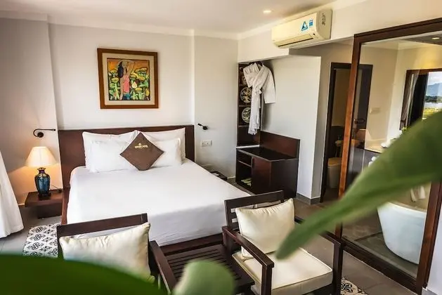 Deluxe Tek Büyük veya İki Ayrı Yataklı Oda, Balkon, Nehir Manzaralı