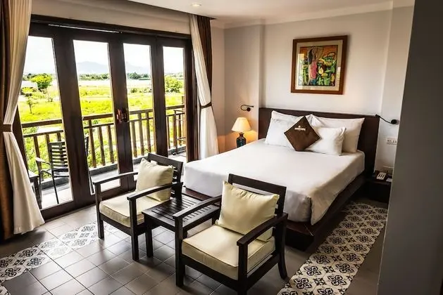 Deluxe Tek Büyük veya İki Ayrı Yataklı Oda, Balkon, Nehir Manzaralı