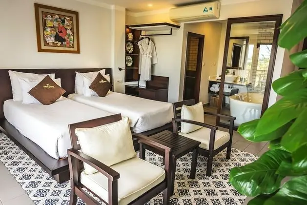 Deluxe Tek Büyük veya İki Ayrı Yataklı Oda, Balkon, Nehir Manzaralı