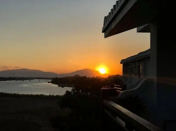 Deluxe Tek Büyük veya İki Ayrı Yataklı Oda, Balkon, Nehir Manzaralı