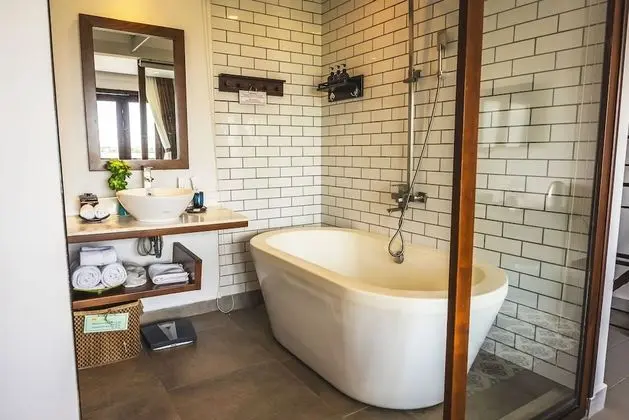Deluxe Tek Büyük veya İki Ayrı Yataklı Oda, Balkon, Nehir Manzaralı