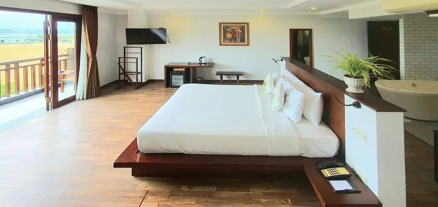 Honeymoon Süit, Balkon, Nehir Manzaralı