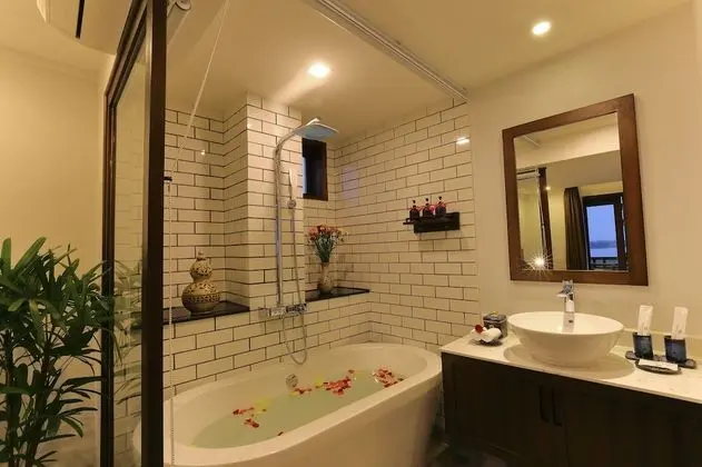 Honeymoon Süit, Balkon, Nehir Manzaralı