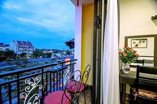 Deluxe Oda, 1 Büyük (Queen) Boy Yatak, Balkon, Nehir Manzaralı