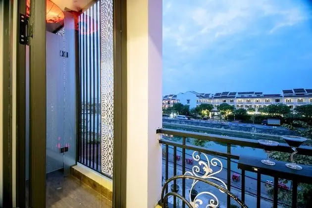 Deluxe Oda, 1 Büyük (Queen) Boy Yatak, Balkon, Nehir Manzaralı