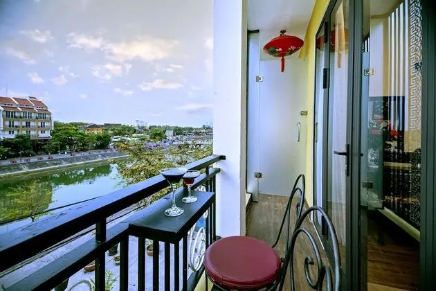Deluxe Oda, 1 Büyük (Queen) Boy Yatak, Balkon, Nehir Manzaralı