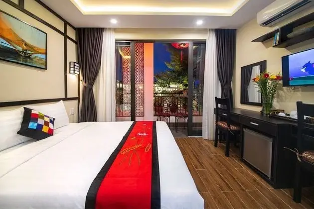Superior Oda, 1 Büyük (Queen) Boy Yatak, Balkon, Şehir Manzaralı