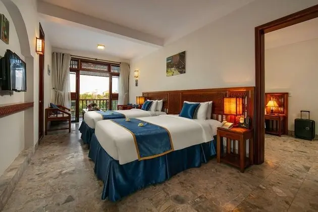 Family Villa, Bağlantılı Odalar (Balcony & River)