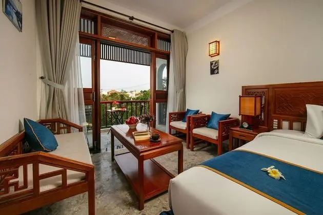 Family Villa, Bağlantılı Odalar (Balcony & River)