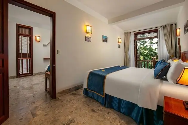 Family Villa, Bağlantılı Odalar (Balcony & River)