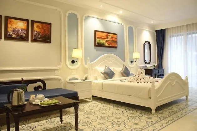 King Suite, Pool View