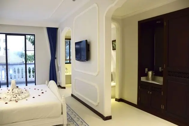 King Suite, Pool View