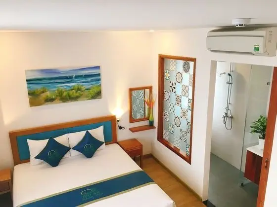 Deluxe Tek Büyük Yataklı Oda, Havuz Manzaralı
