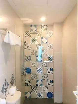 Deluxe Tek Büyük Yataklı Oda, Havuz Manzaralı
