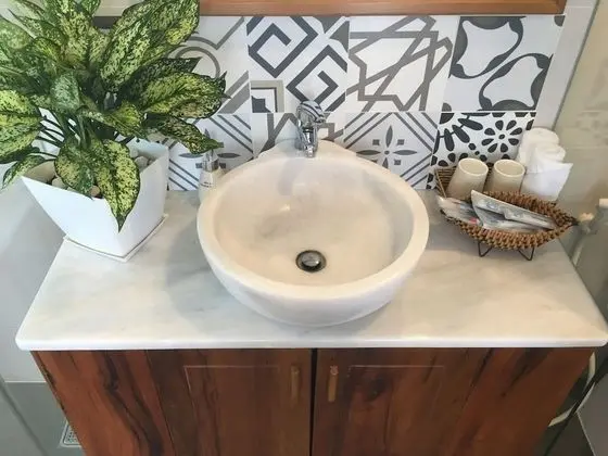 Deluxe Tek Büyük Yataklı Oda, Havuz Manzaralı
