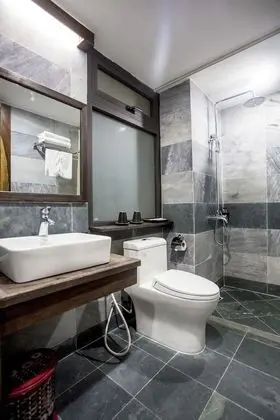 Deluxe Tek Büyük Yataklı Oda, 1 Yatak Odası, Balkon, Şehir Manzaralı