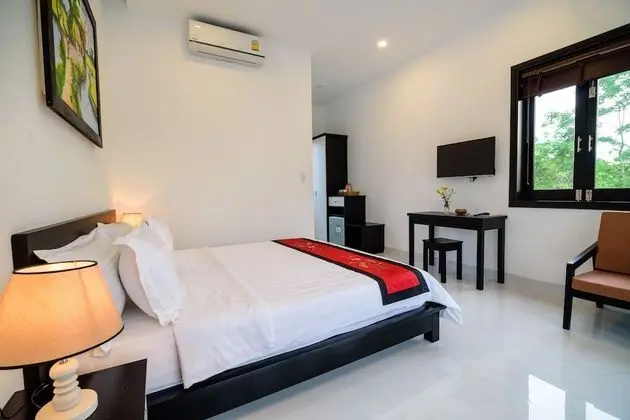 Romantic Tek Büyük Yataklı Oda, 1 Büyük (Queen) Boy Yatak, Balkon, Havuz Manzaralı