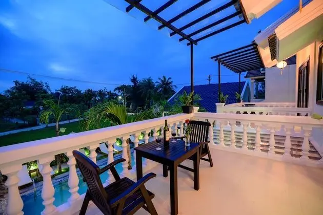 Romantic Tek Büyük Yataklı Oda, 1 Büyük (Queen) Boy Yatak, Balkon, Havuz Manzaralı
