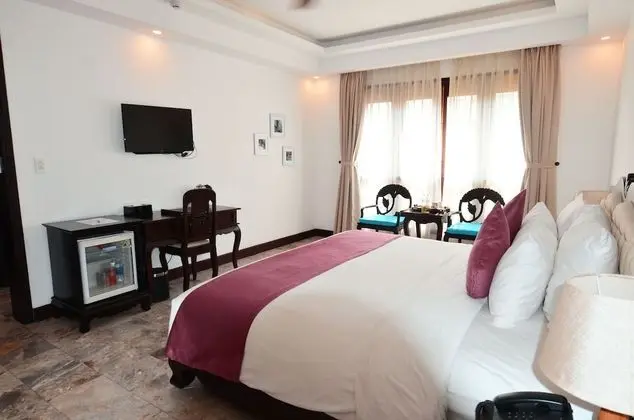 Deluxe Tek Büyük Yataklı Oda