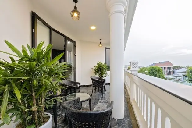 Deluxe Tek Büyük Yataklı Oda, Balkon (Grand)