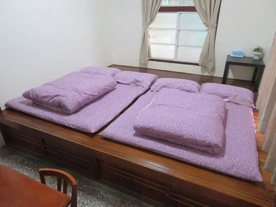 Traditional Üç Kişilik Oda, Ortak Banyo