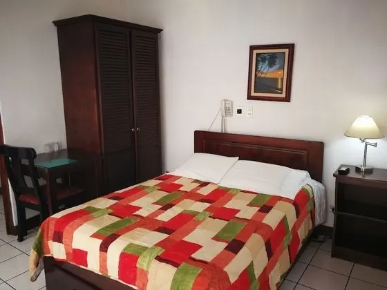 Tek Büyük Yataklı Oda, 1 Çift Kişilik Yatak, Sigara İçilmez