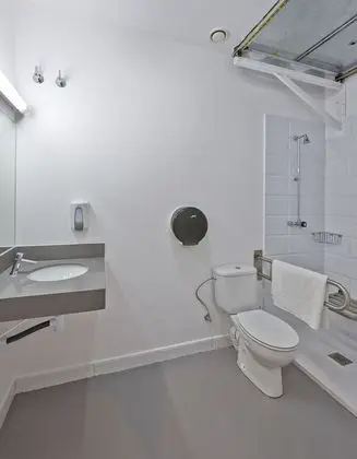 Bed in a 6-Bed Mixed Dorm