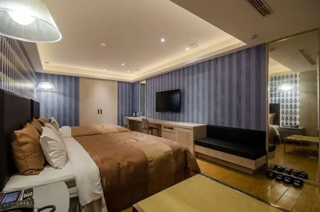 Business Dört Kişilik Oda, 2 Büyük (Queen) Boy Yatak, Sigara İçilmez