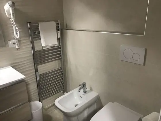 Tek Büyük Yataklı Oda (CAMERA 3)