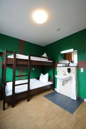Dört Kişilik Oda, Ortak Banyo