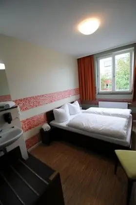 Dört Kişilik Oda, Ortak Banyo