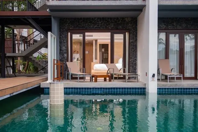 Deluxe Pool Access Room