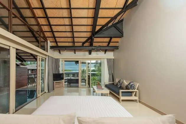 Penthouse Pool Suite