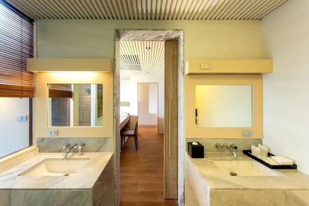 Penthouse Pool Suite