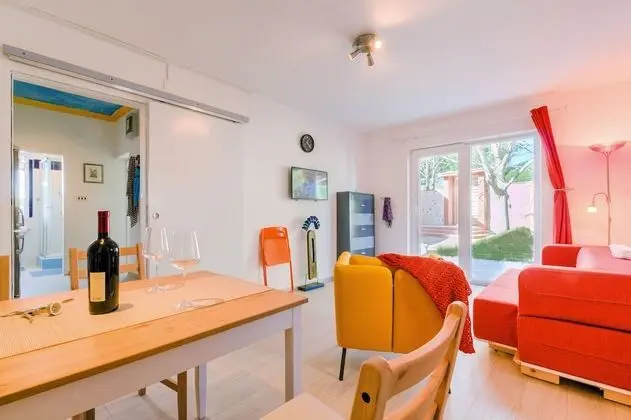 Design Apart Daire, 2 Yatak Odası, Balkon, Avlu