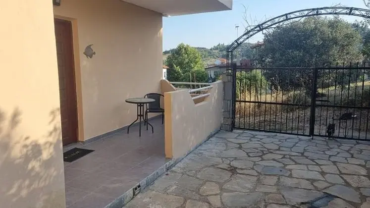 Apart Daire, 1 Büyük (Queen) Boy Yatak ve Çekyat